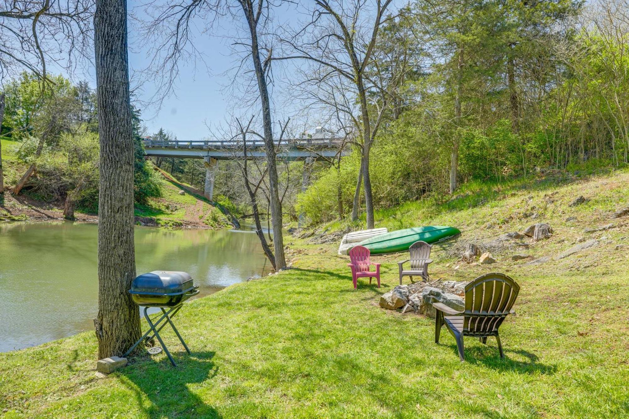 Waterfront Virginia Retreat With Canoe, Pets Welcome Rileyville Luaran gambar